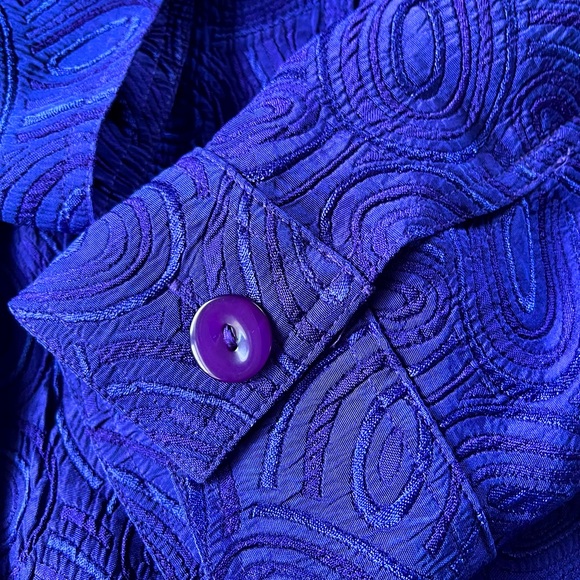 Easy Spirit brilliant purple poly/rayon blouse. Beautiful ❣️ - Picture 2 of 8